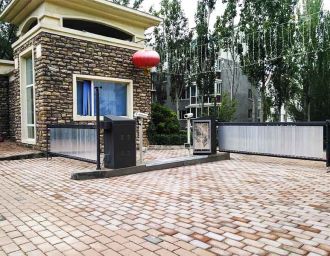 智能停車場收費系統廣告道閘